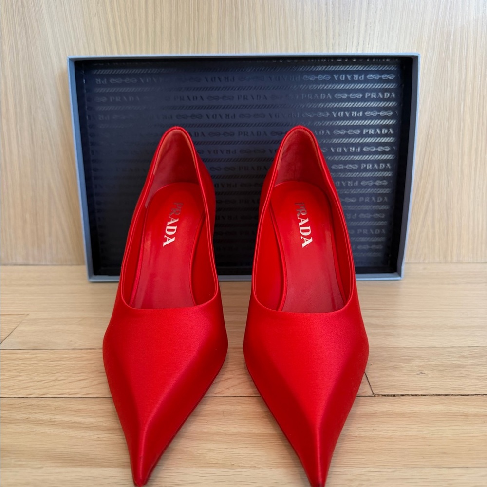 Prada Women's Red Satin Pumps - Picture 5 of 10